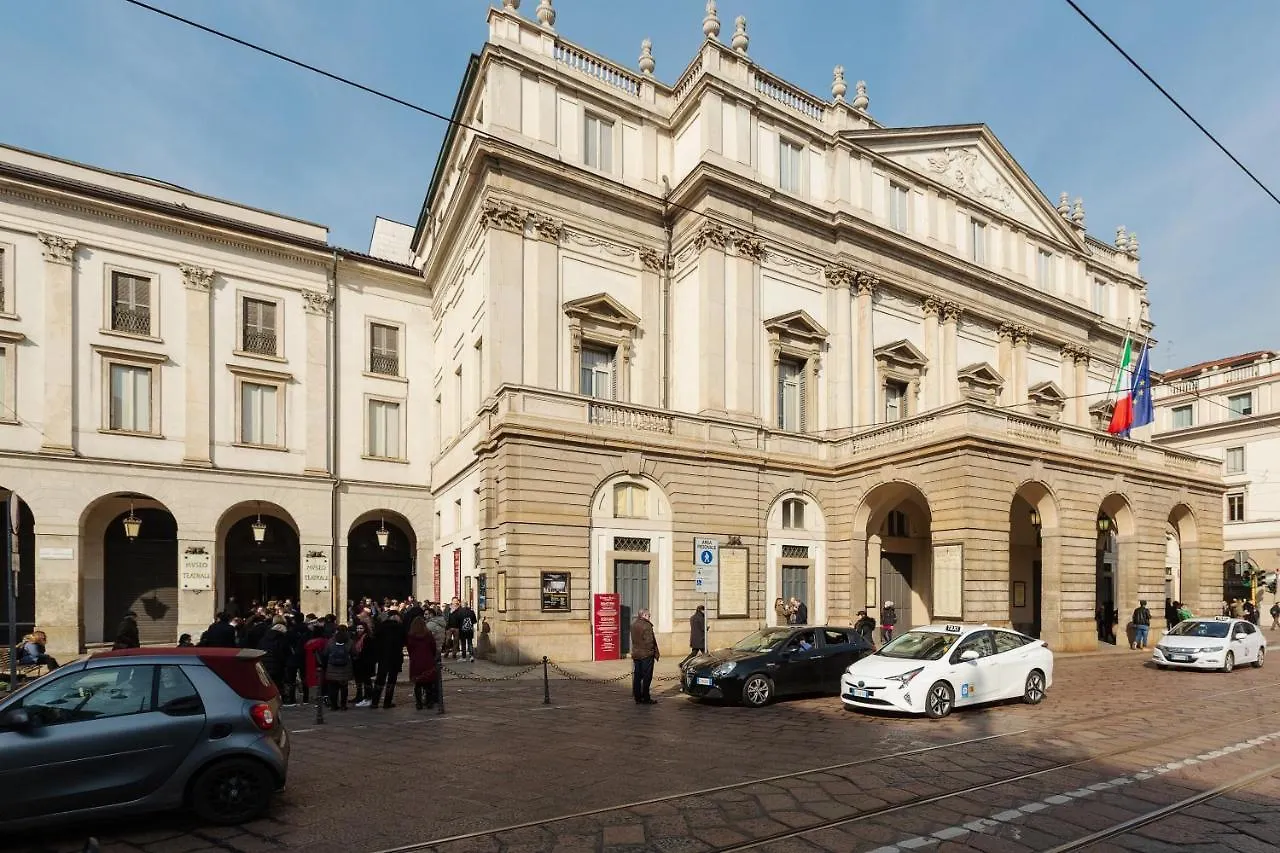Luxury & Liberty Duomo Apartment Milan Italy